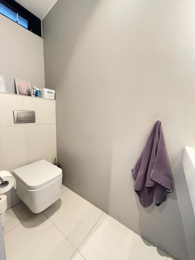 Modern Family Friendly House Centrally Located In