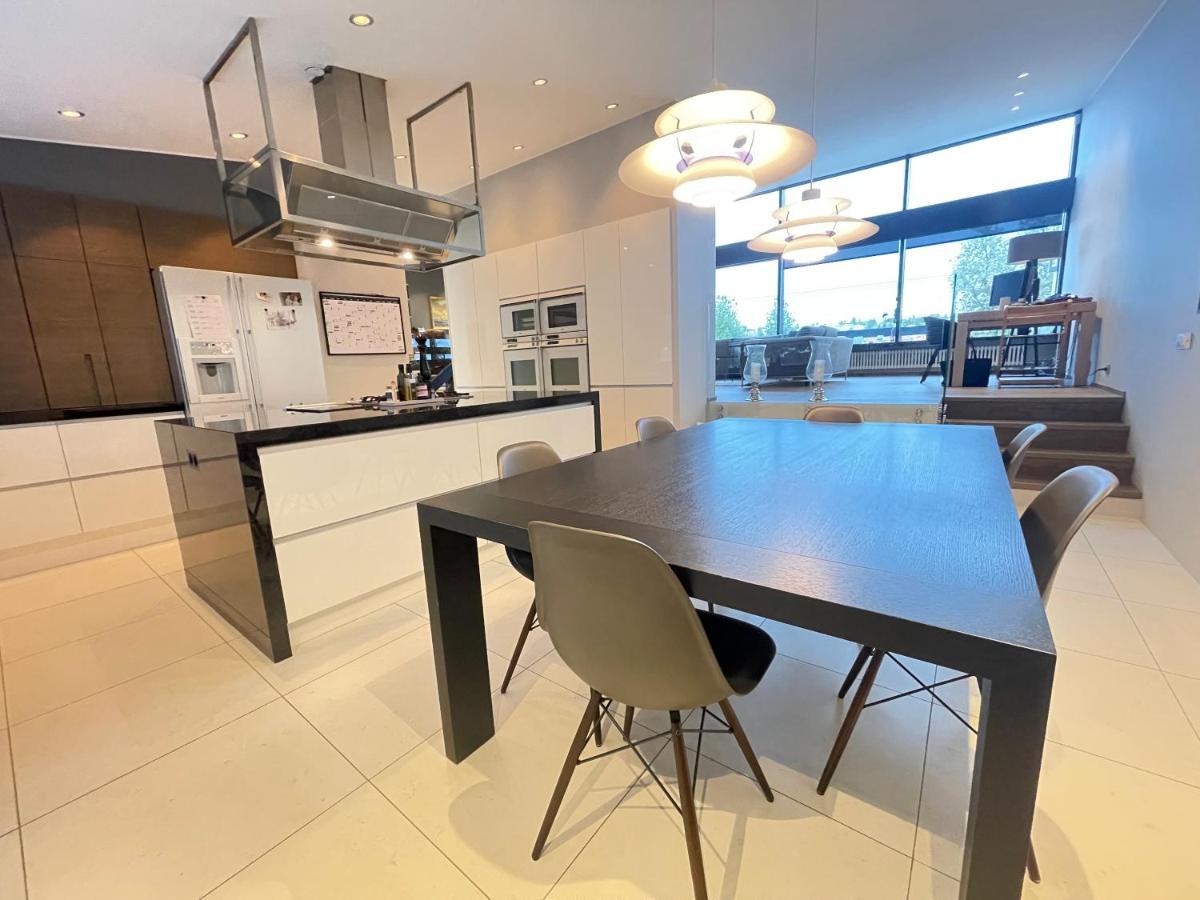Modern Family Friendly House Centrally Located In