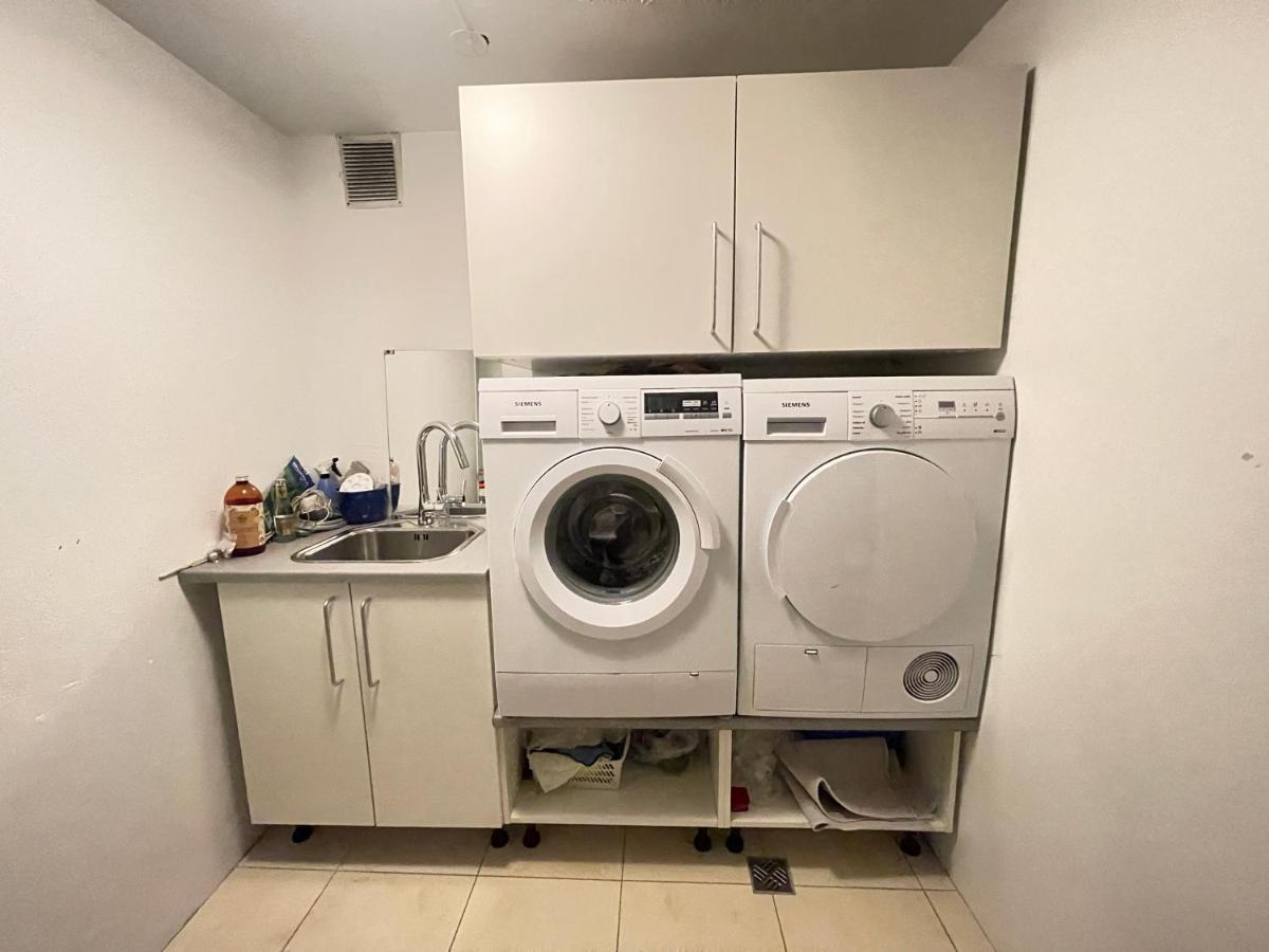 Modern Family Friendly House Centrally Located In *