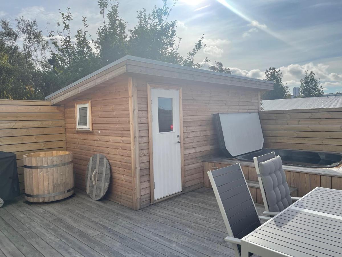 Modern Family Friendly House Centrally Located In Holiday home *